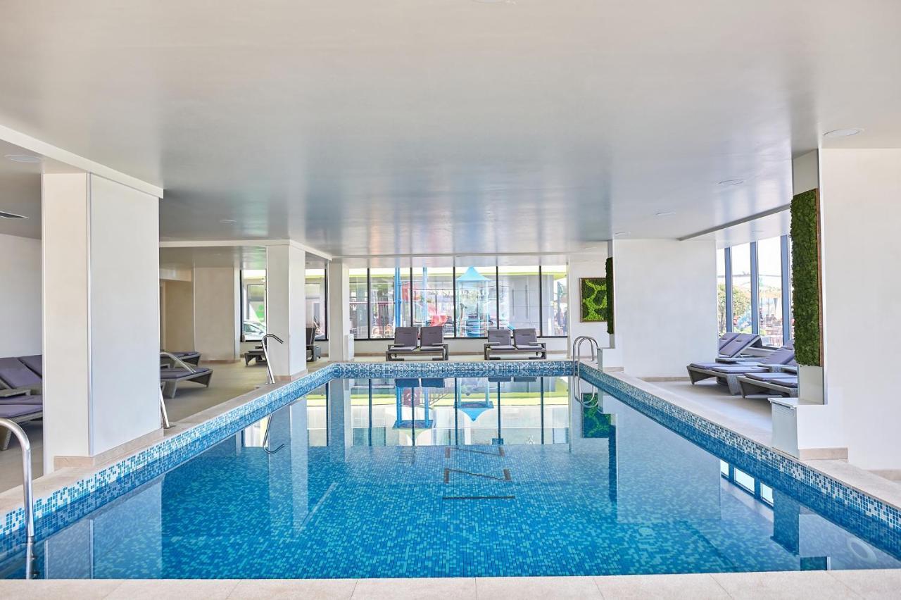 Fancy Apartment In Spa N Pool Beach Resort Mamaia Buitenkant foto